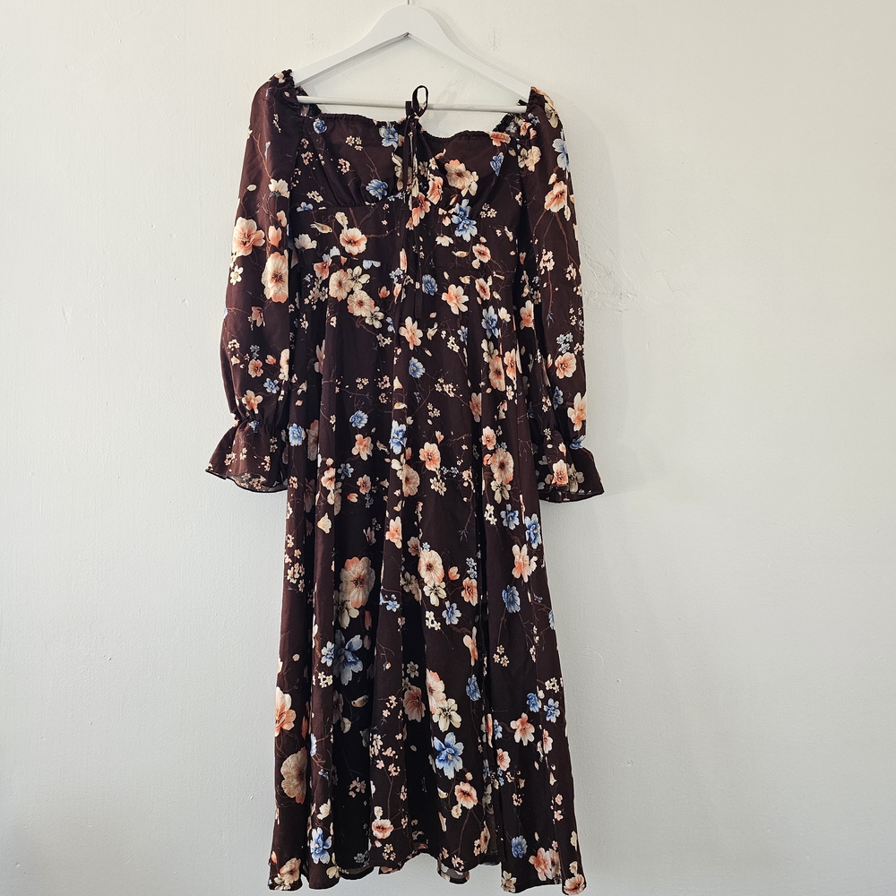 Chic Floral Long Sleeve Dress in Brown